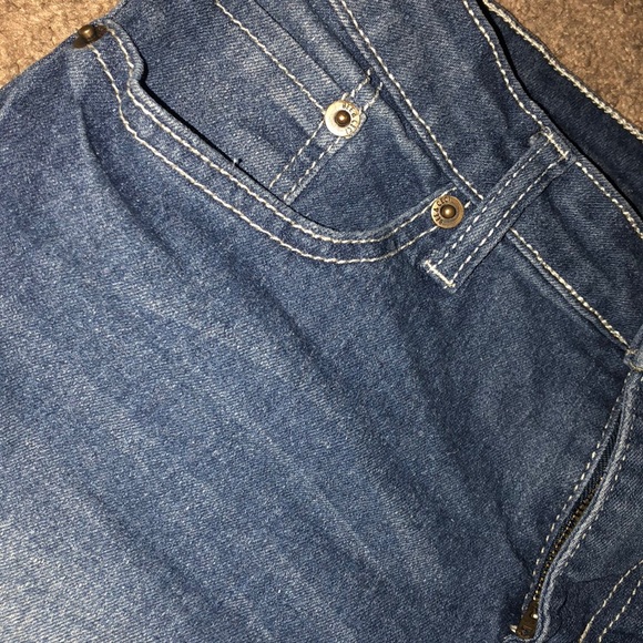 Jean Shorts - Picture 3 of 4